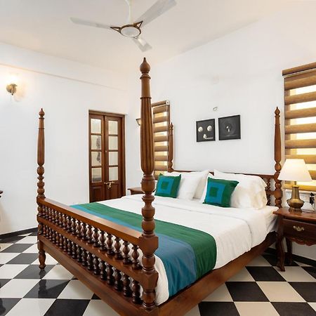 The Barracks Cochin Appartement Kochi Kamer foto